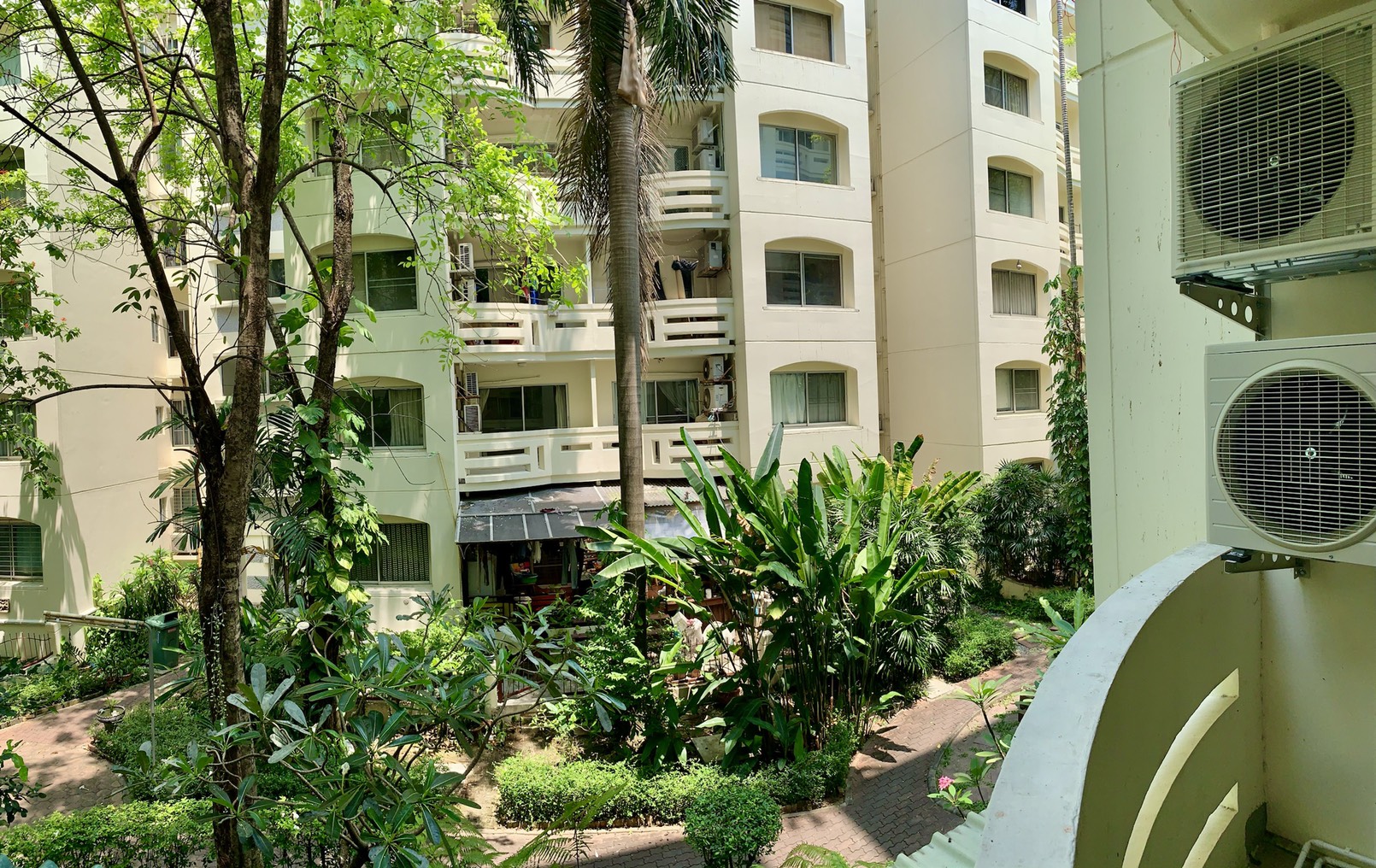 ให้เช่า คอนโดบ้านสวนธน รัชดา 36 (ซ.เสือใหญ่) 47 ตรม. 2 นอน วิวสวน สวนร่มรื่นทั้งโครงการ ใกล้ ม.จันทร์เกษม ห้างสรรพสินค้า  เข้าออกได้หลายทาง