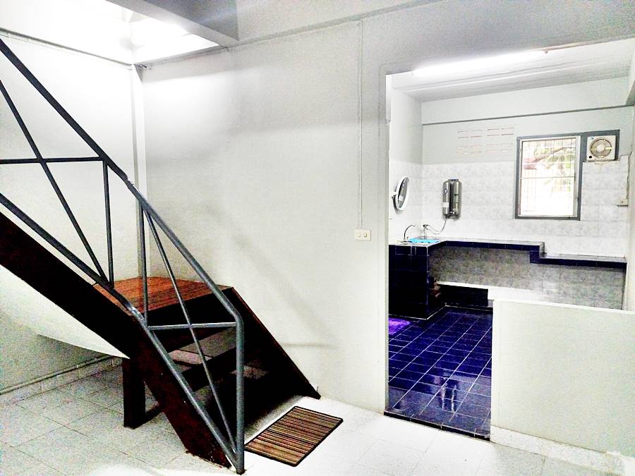 ขายทาวน์เฮ้าส์ 2 ชั้น 2 ห้องนอน ซอยสุขุมวิท 93 ใกล้ BTS บางจาก