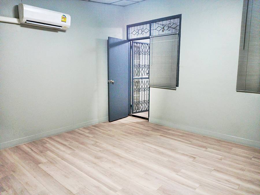 ขายทาวน์เฮ้าส์ 2 ชั้น 2 ห้องนอน ซอยสุขุมวิท 93 ใกล้ BTS บางจาก