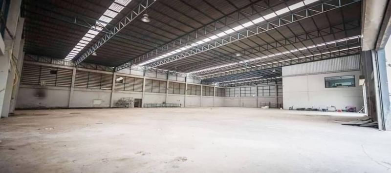 โรงงาน 1.5 ไร่ ที่มีพื้นใช้สอยมากที่สุด 1,838 ตร.ม. ใกล้ ถ. เศรษฐกิจ เงียบสงบท้ายซอยเเวดล้อมโรงงาน เทรลเลอร์เข้าสะดวก พร้อมบ้านพักคนงานอีก 10 ห้อง KK5359S