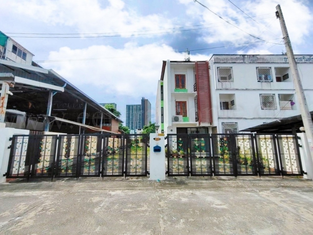 อาคารพาณิชย์ 3 ชั้น ตรงข้าม สน.ภาษีเจริญ