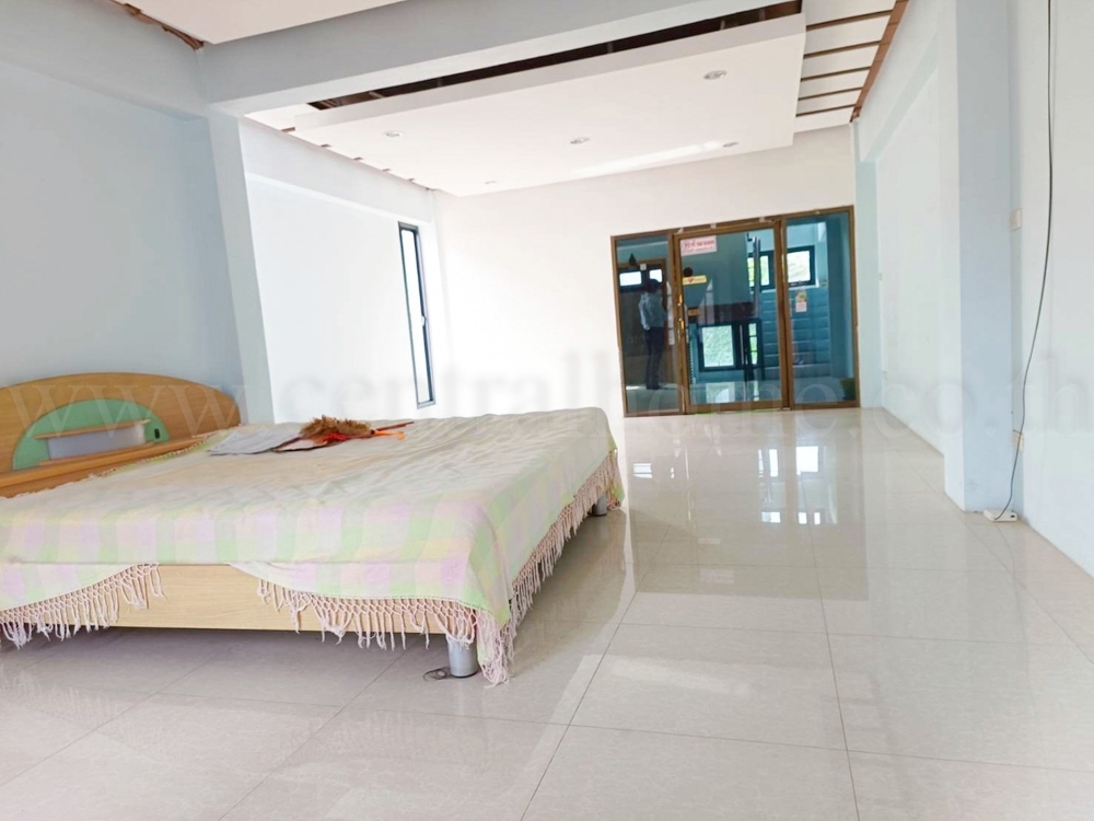 อาคารพาณิชย์ 3 ชั้น ตรงข้าม สน.ภาษีเจริญ