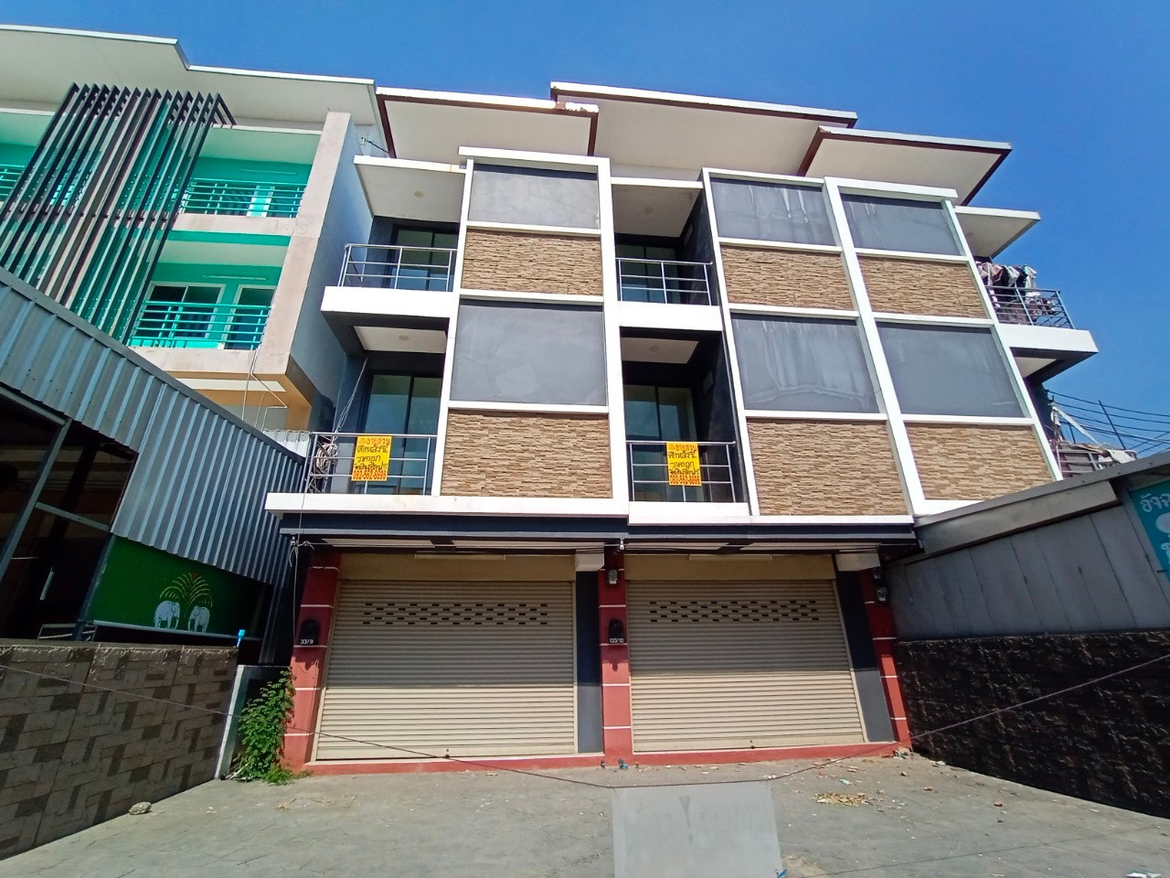 ขายอาคารพานิชย์ 3 ชั้น (คูหาขวา) ตำบลสวนหลวง อำเภอกระทุ่มแบน จังหวัดสมุทรสาคร