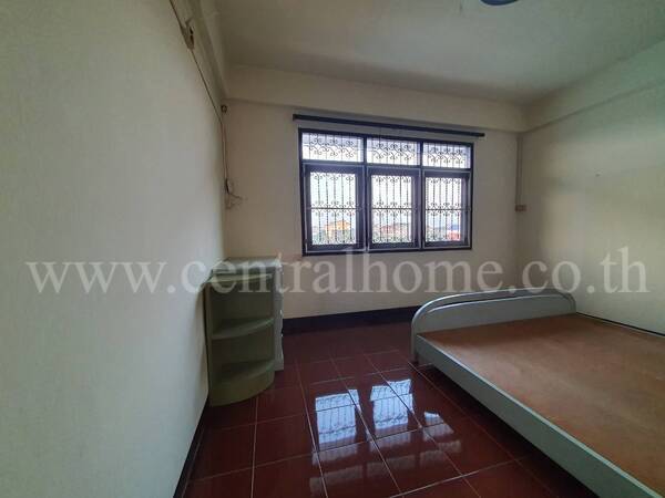 อาคารพณิชย์ 3.5 ชั้น พร้อมอยู่ สภาพสวย