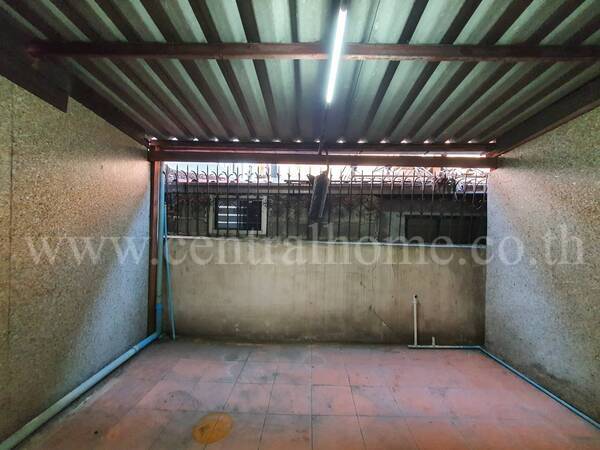 อาคารพณิชย์ 3.5 ชั้น พร้อมอยู่ สภาพสวย