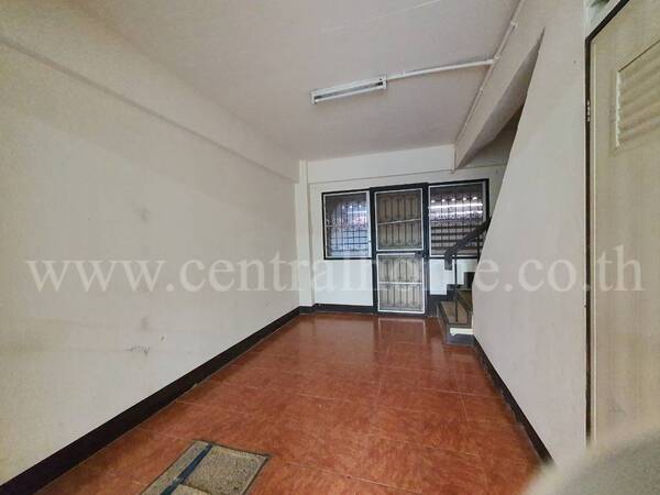 อาคารพณิชย์ 3.5 ชั้น พร้อมอยู่ สภาพสวย