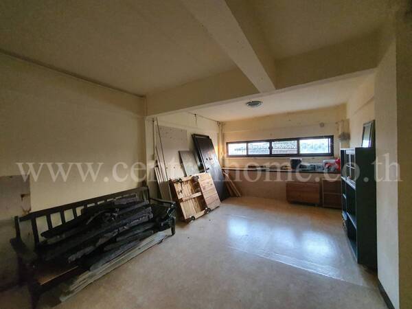 อาคารพณิชย์ 3.5 ชั้น พร้อมอยู่ สภาพสวย