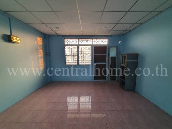 อาคารพณิชย์ 3.5 ชั้น พร้อมอยู่ สภาพสวย