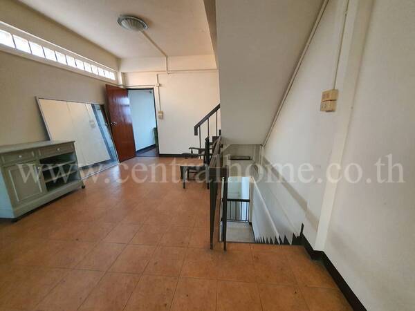 อาคารพณิชย์ 3.5 ชั้น พร้อมอยู่ สภาพสวย