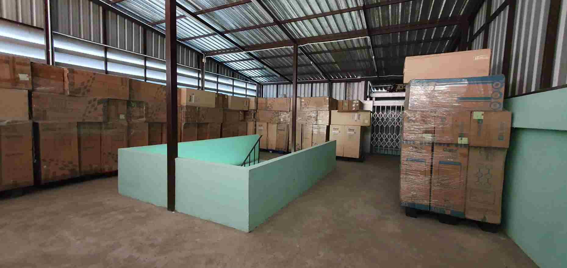 ขาย อาคารพาณิชย์  4 ชั้น  2 คูหาเชื่อมถึงกัน โครงการเสริมศิริวิลเลจ  เนื้อที่รวม 36 ตรว.ครึ่ง  โครงการตั้งอยู่ต้นซอยพระยาสุเรนทร์ 30 แยก1 พิเศษสุด!!มีลิฟท์ขึ้นลงภายในอาคาร  ติดถนนเมนหลักพระยาสุเรนทร์ ทำเลดี  ราคาดีงาม ถูกสุดๆ 