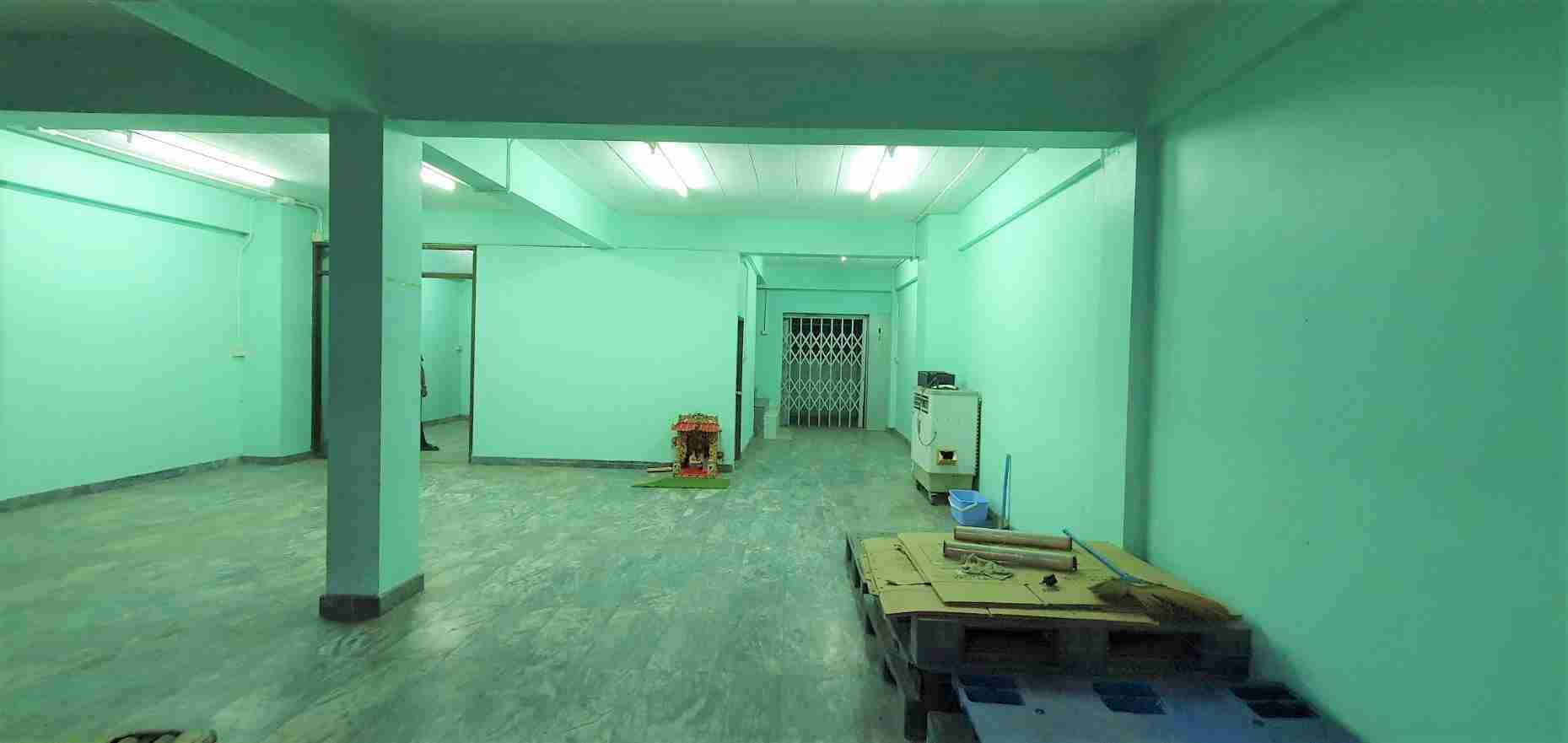 ขาย อาคารพาณิชย์  4 ชั้น  2 คูหาเชื่อมถึงกัน โครงการเสริมศิริวิลเลจ  เนื้อที่รวม 36 ตรว.ครึ่ง  โครงการตั้งอยู่ต้นซอยพระยาสุเรนทร์ 30 แยก1 พิเศษสุด!!มีลิฟท์ขึ้นลงภายในอาคาร  ติดถนนเมนหลักพระยาสุเรนทร์ ทำเลดี  ราคาดีงาม ถูกสุดๆ 