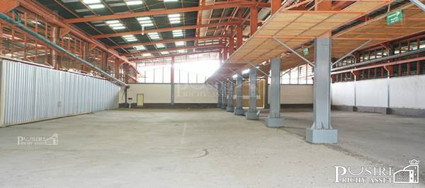 แบ่งให้เช่าโกดัง 900-1,900 ตร.ม. ทำเลดีใกล้เซ็นทรัลมหาชัย สบายใจมีรปภ.คอยดูแล เข้าออกสะดวกเชื่อมต่อ ถ.เอกชัย ใกล้พระราม 2 เพียง 600 ม.
