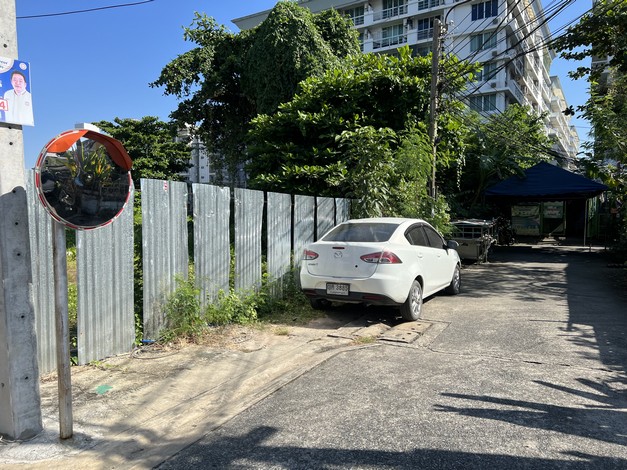 ขายที่ดินเปล่า ทำเลดี อยู่ในหมู่บ้านเปรมฤทัย ซอยสุขุมวิท50 เขตคลองเตย กรุงเทพมหานคร ( เจ้าของขายเอง )