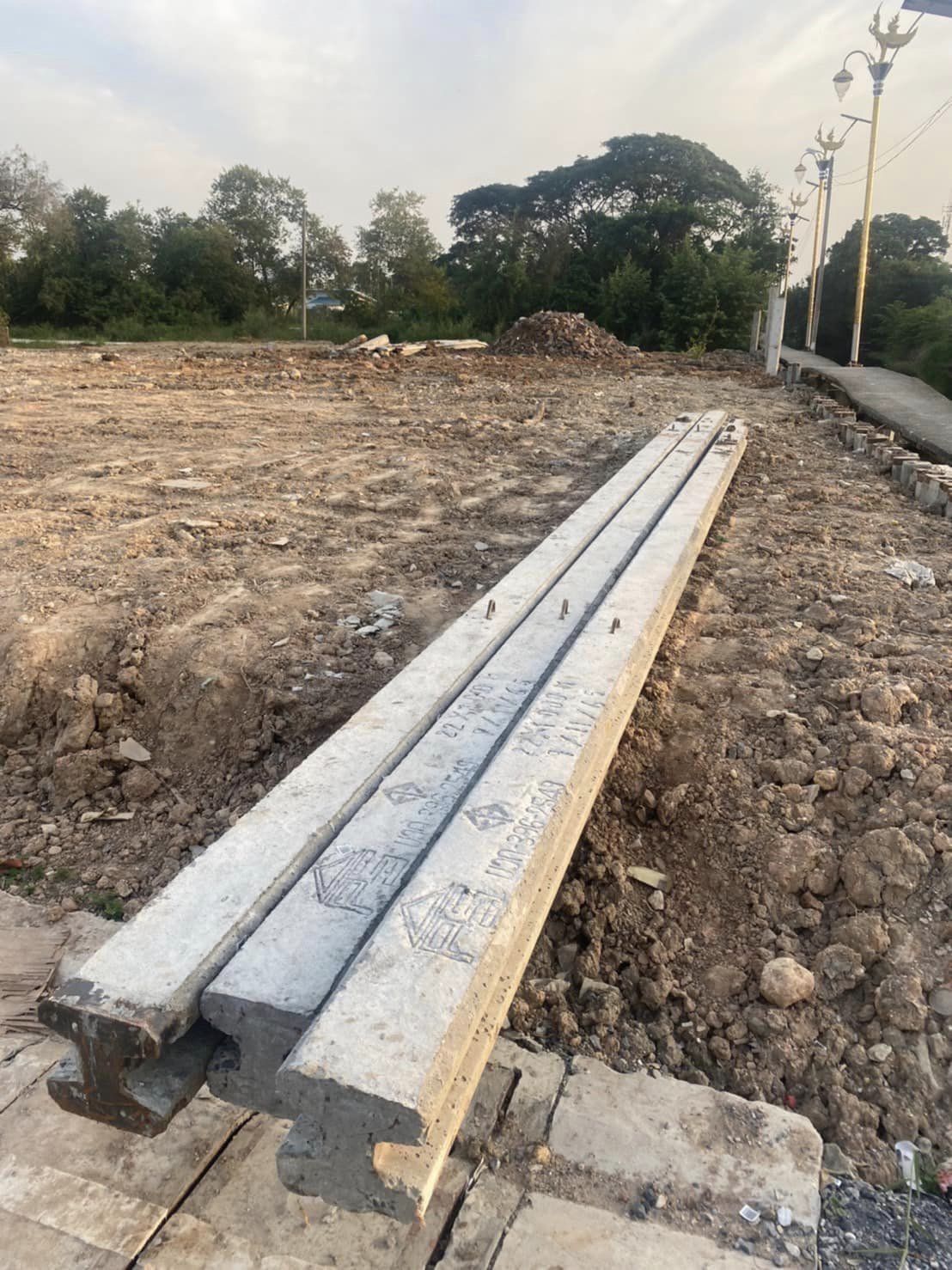 ให้เช่า ที่ดิน ซอย ลาดกระบัง 14-1 ถมแล้ว  124 ตารางวา