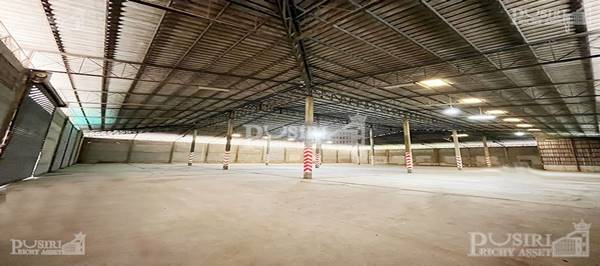 แค่ 45 บาท/ตร.ม. กับ โกดังให้เช่า นครปฐม 2,000 ตร.ม. ใกล้ ถ. เพชรเกษมเพียง 900 ม. เก็บของได้มากพื้นรับ 3 ตัน เทรลเลอร์เข้าได้+จอดรถยนต์ได้นับ10คัน - kk5418s