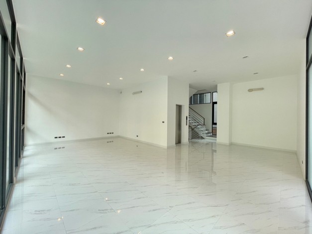 ขายโฮมออฟฟิศ 5 ชั้น Super Luxury Design หรูหราโดดเด่น ทำเลดีเหมาะทำธุรกิจ ย่านรามคำแหง15