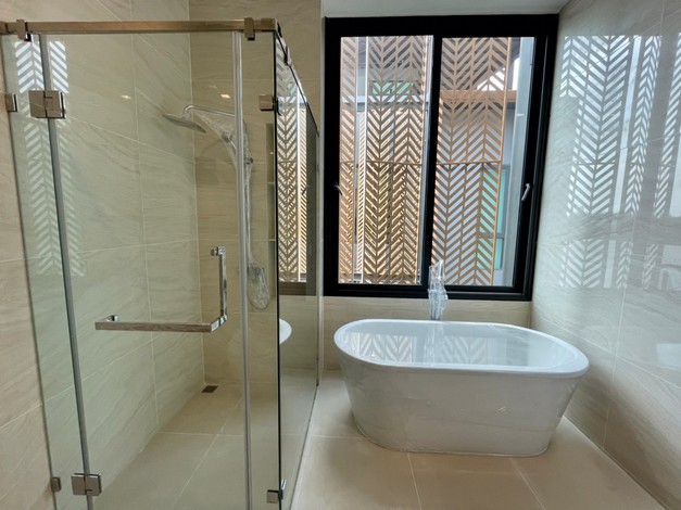 ขายโฮมออฟฟิศ 5 ชั้น Super Luxury Design หรูหราโดดเด่น ทำเลดีเหมาะทำธุรกิจ ย่านรามคำแหง15