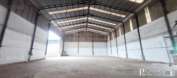 ให้เช่าโกดัง 2 ขนาด 1.5 และ 3.75 ไร่ ใกล้ ถ. เอกชัย บางบอน 4 เก็บของได้เยอะจุใจพื้นรับ 3.5 ตัน ใช้เทรลเลอร์ได้ จอดเทรลเลอร์ได้นับสิบคัน - kk5238s