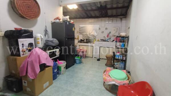 ทาวน์เฮ้าส์ หมู่บ้านแอร์วิลล่า ลำลูกกา คลอง 2