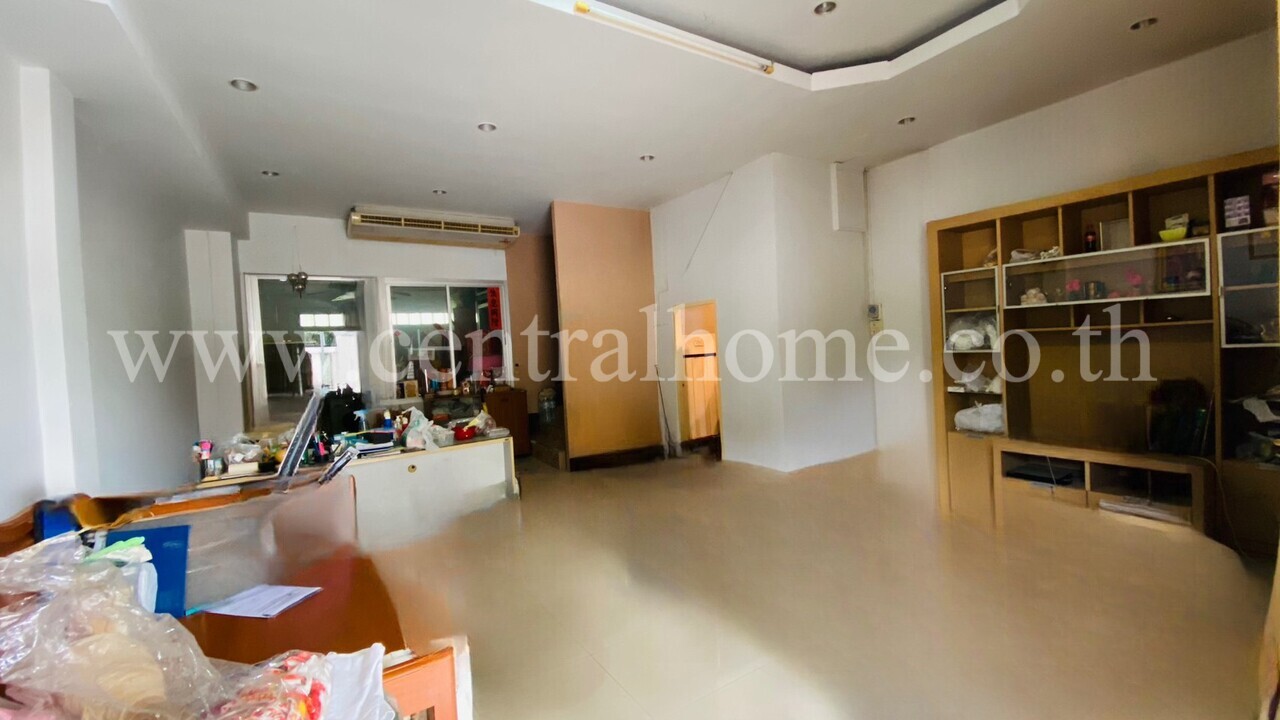 อาคารพาณิชย์ ถนนระนอง 1 เขตดุสิต มีรายได้จากห้องเช่า