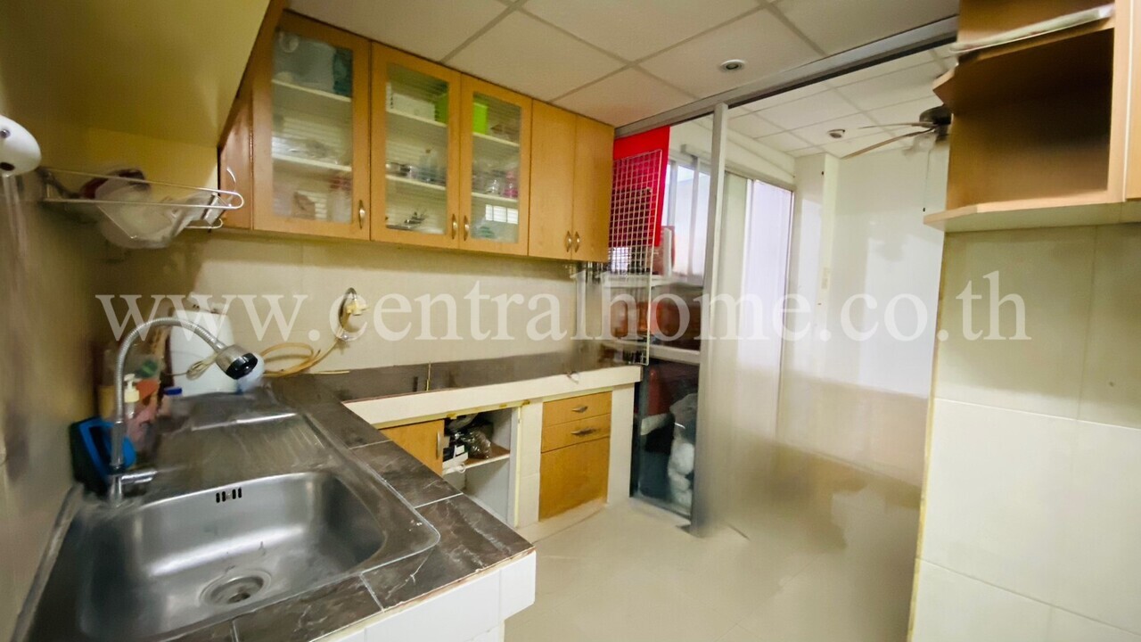 อาคารพาณิชย์ ถนนระนอง 1 เขตดุสิต มีรายได้จากห้องเช่า