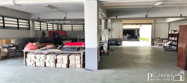 ขายโรงงาน 2ชั้น 361วา สภาพใหม่กิ๊บๆ พื้นที่ใช้สอยเน้นๆ 1,200ตร.ม. สาธารณูปโภคครบจับจ่ายใช้สอยง่าย ใกล้ ถ.เศรษฐกิจ - KK3571S