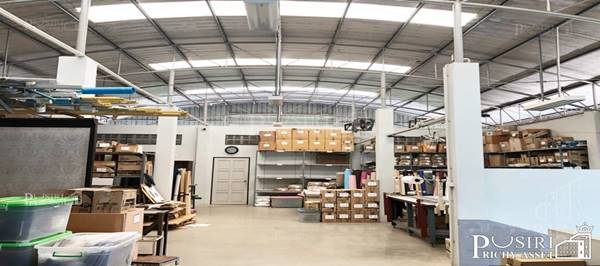 ขายโรงงาน 2ชั้น 361วา สภาพใหม่กิ๊บๆ พื้นที่ใช้สอยเน้นๆ 1,200ตร.ม. สาธารณูปโภคครบจับจ่ายใช้สอยง่าย ใกล้ ถ.เศรษฐกิจ - KK3571S