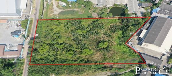 ขยายโรงงานใหม่ได้ทันที บนที่ถมแล้วเกือบ 5 ไร่ ทำเลดี เดินทางสะดวกใกล้ถนนเศรษฐกิจ 1.2 กม. เชื่อมต่อถนนพระราม 2 - KK3901S