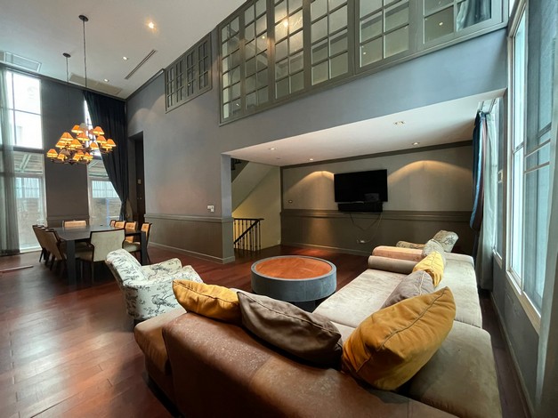 ขายทาวน์โฮม ใจกลางทองหล่อ 4ชั้น โครงการ บ้านกลางกรุง-ทองหล่อ 