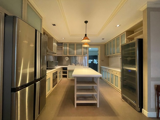 ขายทาวน์โฮม ใจกลางทองหล่อ 4ชั้น โครงการ บ้านกลางกรุง-ทองหล่อ 