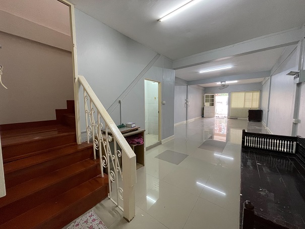 ขายถูกทาวน์เฮ้าส์ 2 ขั้น สุขุมวิท64 ใกล้รถไฟฟ้าปุณณวิถี,, 2นอน 2 น้ำ