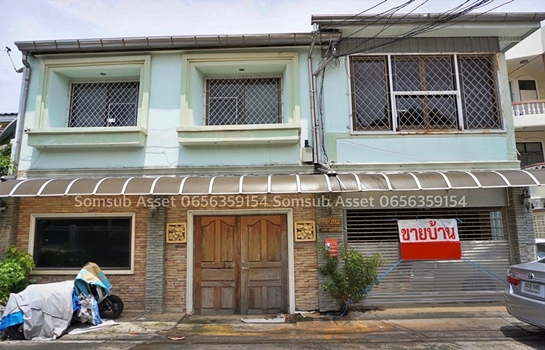 ขายทาวน์เฮ้าส์ลาดพร้าว 41 ทำเลดีมาก  2 ชั้น  4 ห้องนอน 53 ตร.ว จอดรถได้ 2 คัน 