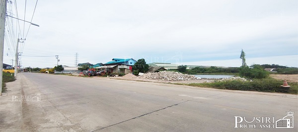 สร้างโรงงานได้หลากหลาย 3,500 ตร.ม. บนที่สีชมพู 5 ไร่เศษ หน้ากว้าง 66 ม. ติดถนนคอนกรีต 10 ม. มั่นใจ เทรลเลอร์เข้า - ออกสะดวก เพียง 5 นาที ถนนเอกชัยเเละพระราม 2 KK5100S