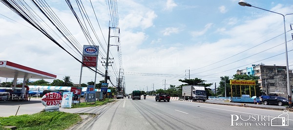 สร้างโรงงานได้หลากหลาย 3,500 ตร.ม. บนที่สีชมพู 5 ไร่เศษ หน้ากว้าง 66 ม. ติดถนนคอนกรีต 10 ม. มั่นใจ เทรลเลอร์เข้า - ออกสะดวก เพียง 5 นาที ถนนเอกชัยเเละพระราม 2 KK5100S