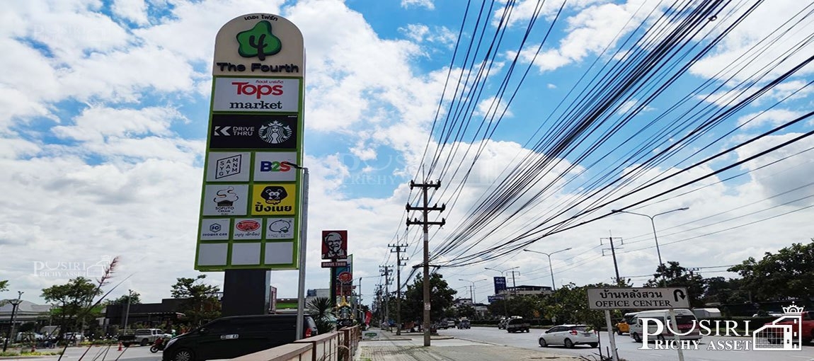 ที่ 10 ไร่เศษ ใกล้ ถ. ตัดใหม่พรานนก สาย 4 ร่มรื่น ด้านหน้าติดคลองกว้างๆรับลมตลอดปี รถยนต์เข้าออกสบาย เพียง 1.7 กม. ถ. สาย 4 KK4330S