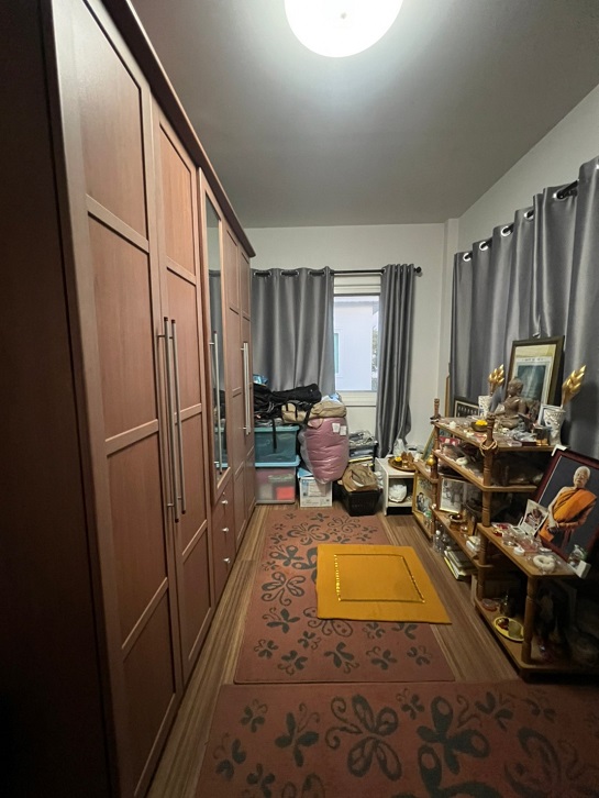  ขายบ้านพร้อมเฟอร์ ต่อเติมโรงรถหน้าบ้าน-หลังบ้านครบ ของแถมมากกว่า 13 รายการ