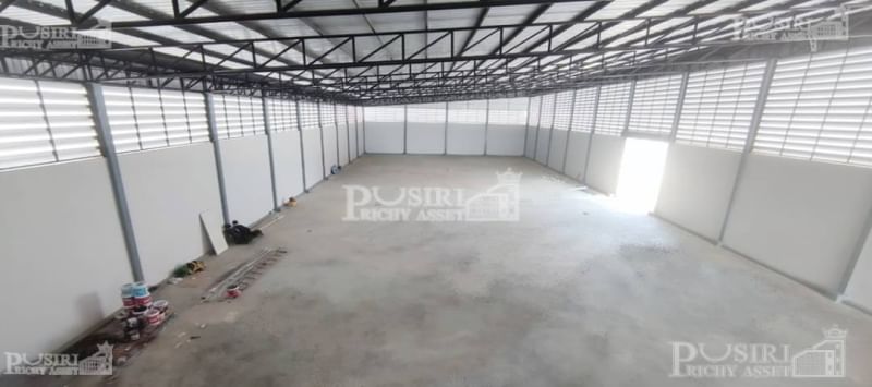 ใหม่กริบ โรงงานย่านพันท้าย 2.5 ไร่ พื้นที่ใช้สอย 1,280 ตร.ม. ขอใบ รง.4 ได้ เทรลเลอร์เข้าสะดวก พร้อมพื้นที่ต่อเติมได้อีกเพียบ  KK5379S