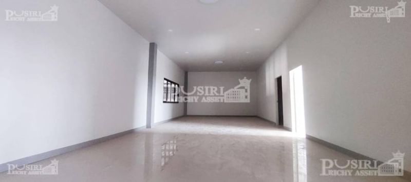 ใหม่กริบ โรงงานย่านพันท้าย 2.5 ไร่ พื้นที่ใช้สอย 1,280 ตร.ม. ขอใบ รง.4 ได้ เทรลเลอร์เข้าสะดวก พร้อมพื้นที่ต่อเติมได้อีกเพียบ  KK5379S