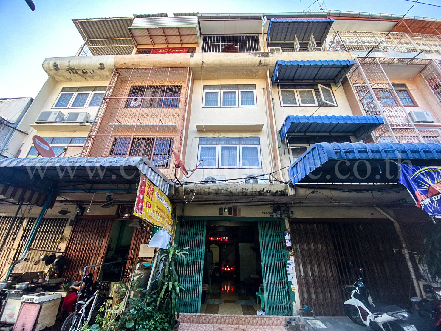 อาคารพาณิชย์ ถนน สมเด็จพระเจ้าตากสิน