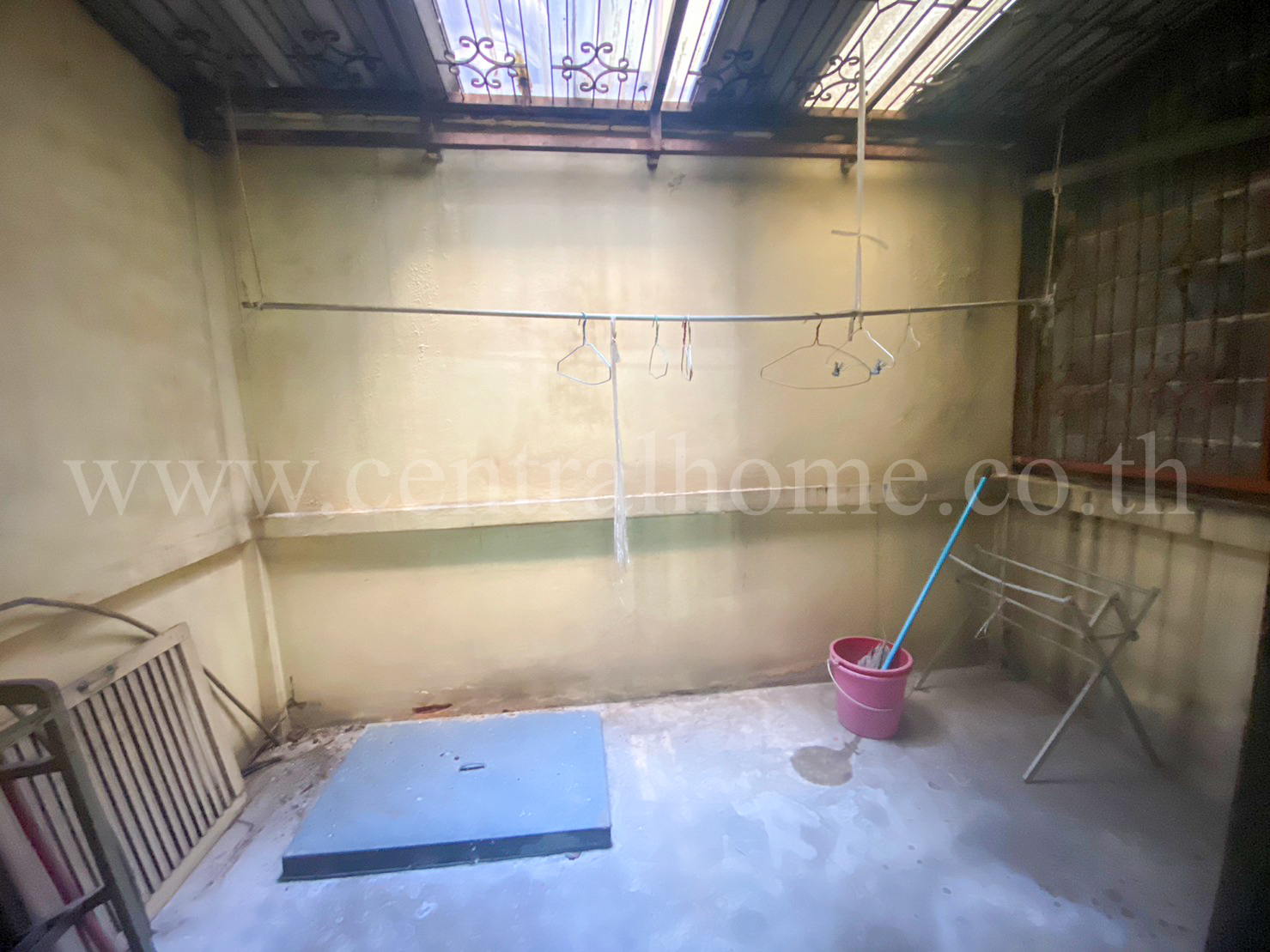 อาคารพาณิชย์ ถนน สมเด็จพระเจ้าตากสิน