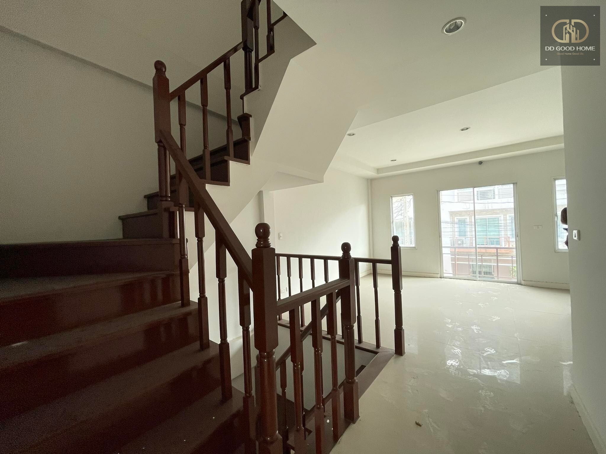 ขายทาวน์โฮม 3ชั้น ม.เดอะเนเจอร์ซิตี้ ถูกที่สุดในหมู่บ้าน