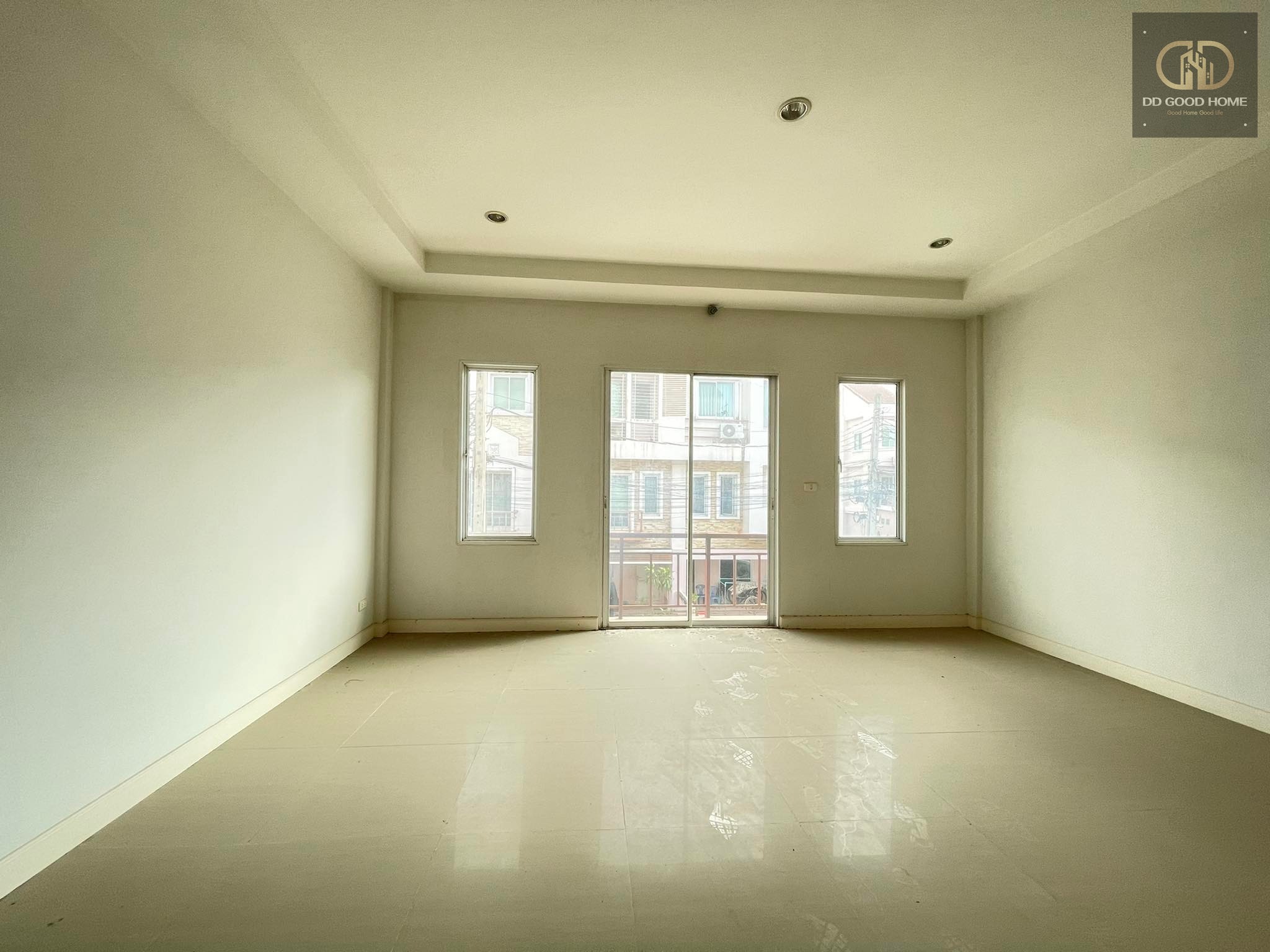 ขายทาวน์โฮม 3ชั้น ม.เดอะเนเจอร์ซิตี้ ถูกที่สุดในหมู่บ้าน