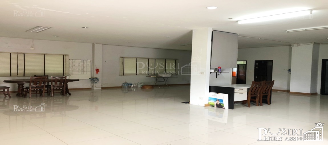 สวย เท่ ดูดี มีสไตล์ 3 ชั้น เนื้อที่ 3 ไร่ ใกล้เส้นกัลปพฤกษ์ตัดใหม่ พร้อมโกดัง  บ้านพัก ที่จอดรถ ถนนบางบอน 5 ซ.7