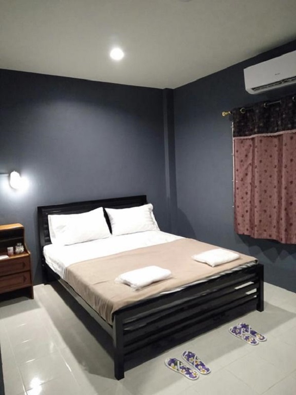 ขายโรงแรม ขายโฮสเทล 2 ชั้นครึ่ง ติดถนนใหญ่ ใกล้ ม.แม่ฟ้าหลวง ใกล้เซเว่น 6.8 ล้าน