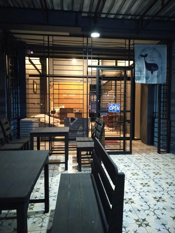 ขายโรงแรม ขายโฮสเทล 2 ชั้นครึ่ง ติดถนนใหญ่ ใกล้ ม.แม่ฟ้าหลวง ใกล้เซเว่น 6.8 ล้าน