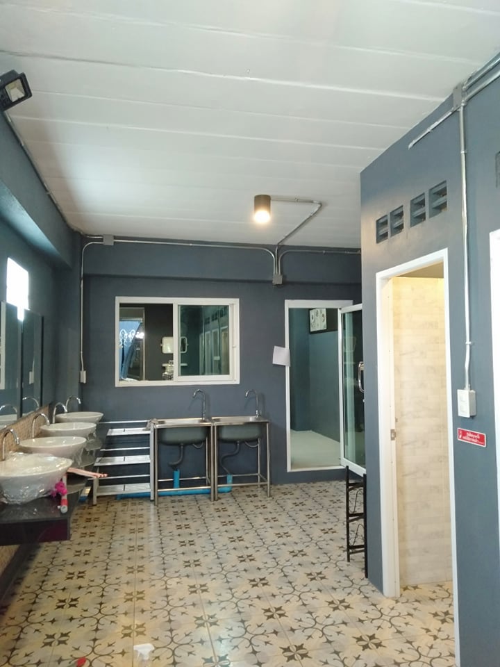 ขายโรงแรม ขายโฮสเทล 2 ชั้นครึ่ง ติดถนนใหญ่ ใกล้ ม.แม่ฟ้าหลวง ใกล้เซเว่น 6.8 ล้าน