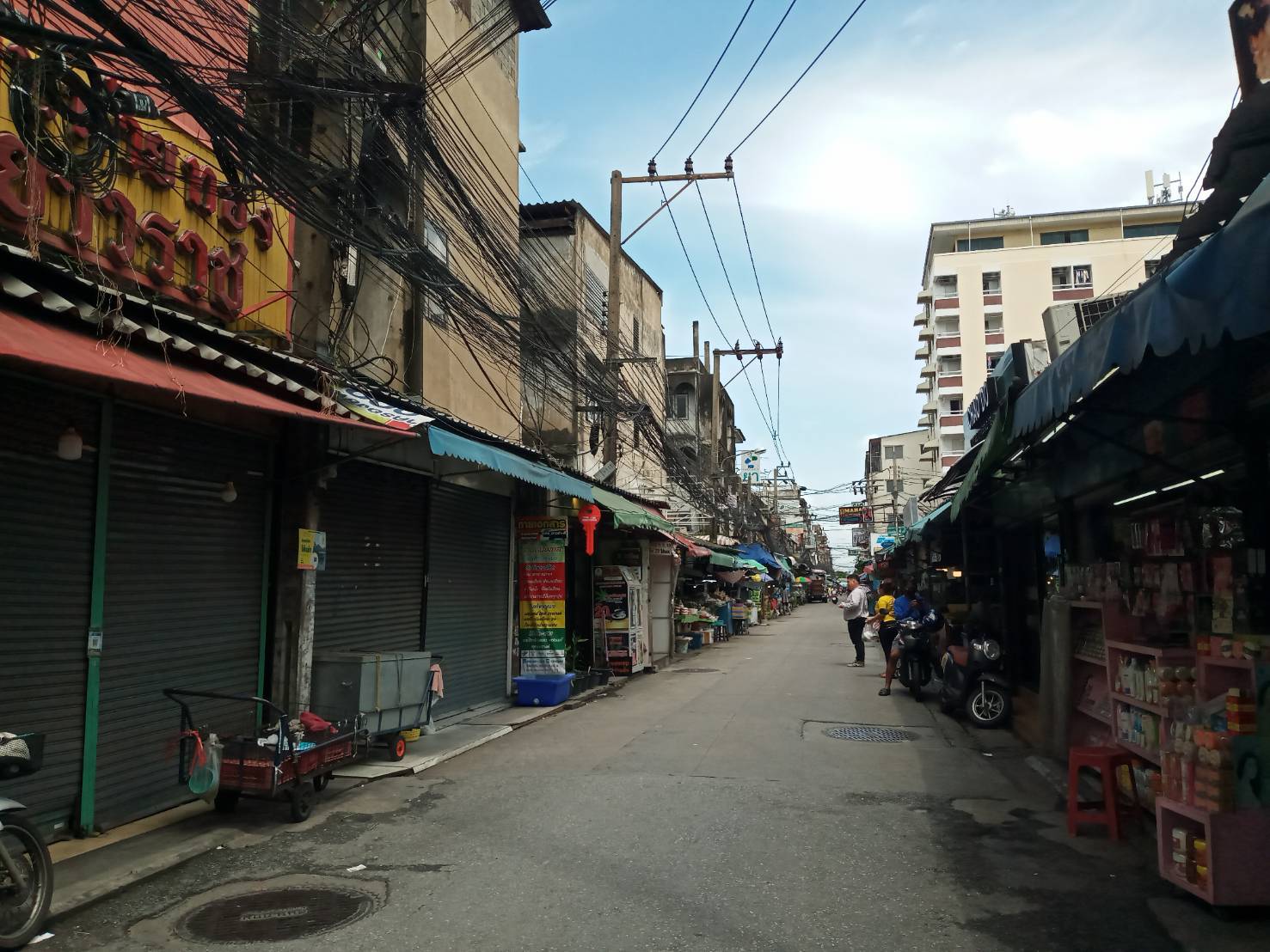 ขายที่าสวยติดถนนรามคำแหง 3ไร่เศษ ใจกลางแหล่งธูรกิจ