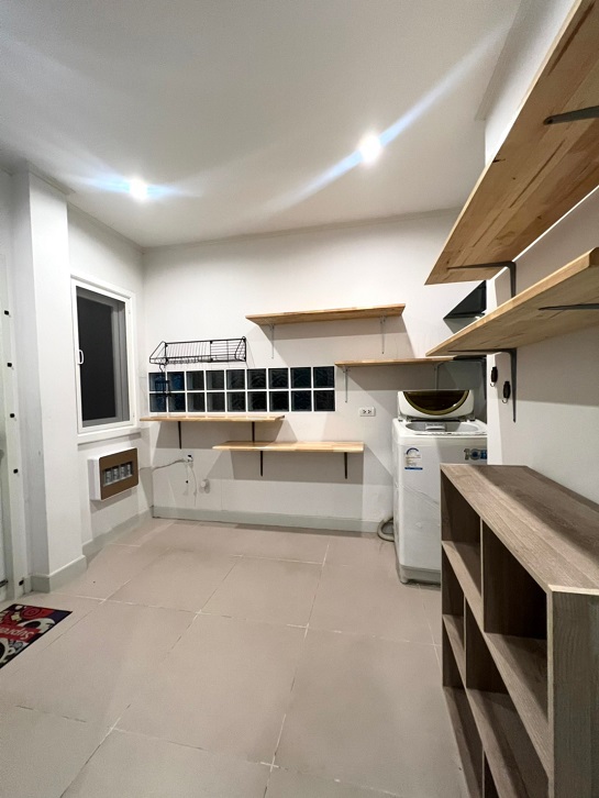 Agent Post ขายบ้านแฝด สภาพสวย พร้อมอยู่ ของแถมไม่ต่ำกว่า 6 รายการ ฟรีส่วนกลางอีก 1 ปี