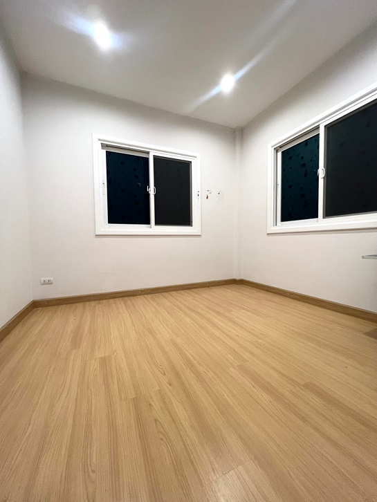 Agent Post ขายบ้านแฝด สภาพสวย พร้อมอยู่ ของแถมไม่ต่ำกว่า 6 รายการ ฟรีส่วนกลางอีก 1 ปี