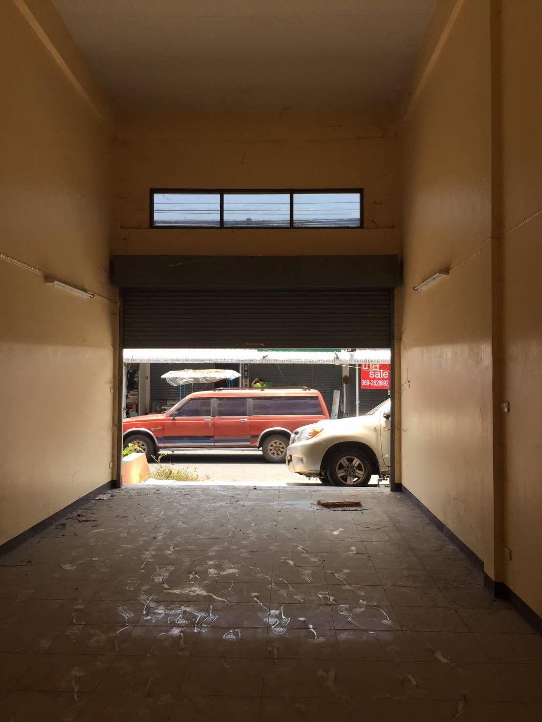 ขายด่วน อาคารพาณิชย์ 2.5 ชั้น 15 ตรว.  หางดง เชียงใหม่